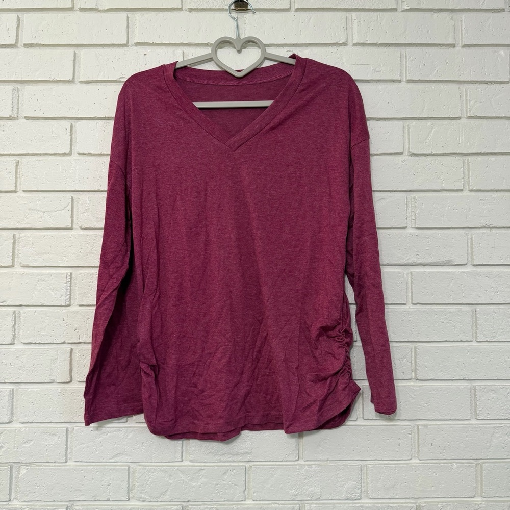 Women’s Small Berry V-Neck Long Sleeve Top – Side Ruched. NWT